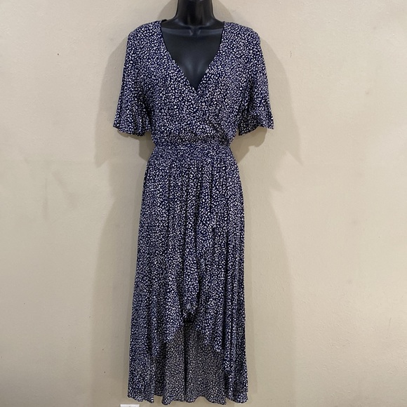Kormei Dresses & Skirts - High low dress, light weight by KorMei. Size M